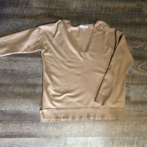 Long sleeve v-neck sweater